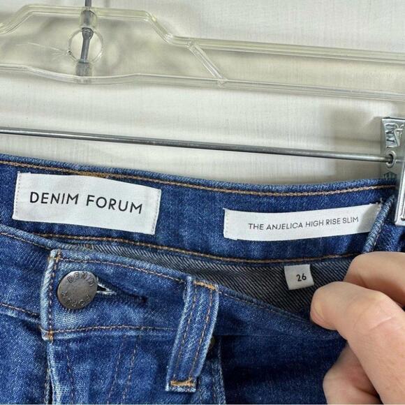 Aritzia Denim Forum The Anjelica Slim High-waisted cigarette jean - Picture 4 of 11